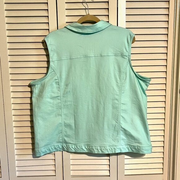Womens Denim Vest * Blair * Size XL * Seafoam Green * New
Stretchy, runs big - Picture 2 of 4